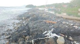 Breakwater di Desa Orimakurunga, Halmahera Selatan.